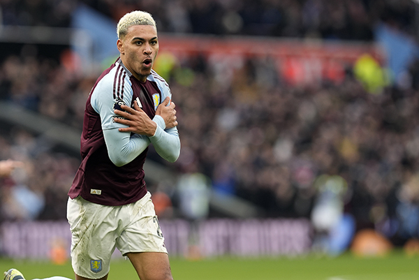 菲尔-琼斯开炮：罗杰斯全面碾压贝林，英格兰必须带他！