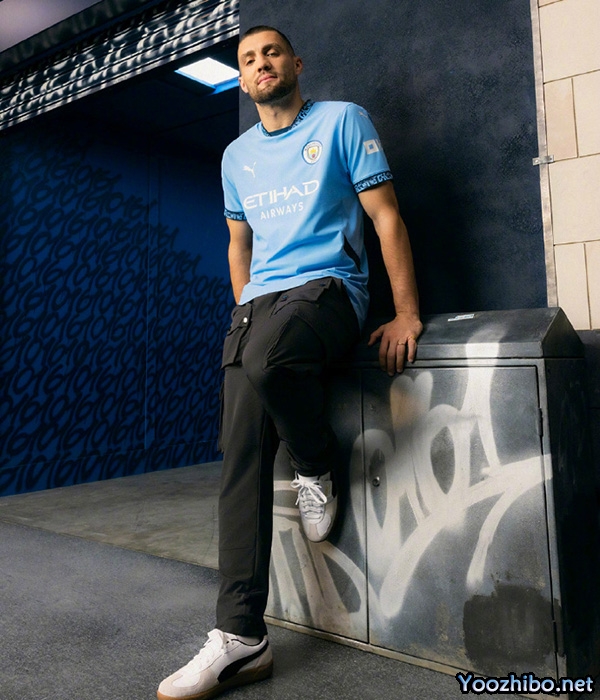 2024-25赛季曼城主场球衣一览