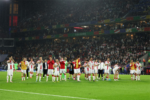 格鲁吉亚不敌西班牙 越位进球判罚成焦点