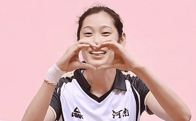 2016年，获赠河南400平别墅，时隔7年，朱婷赚到多少钱？