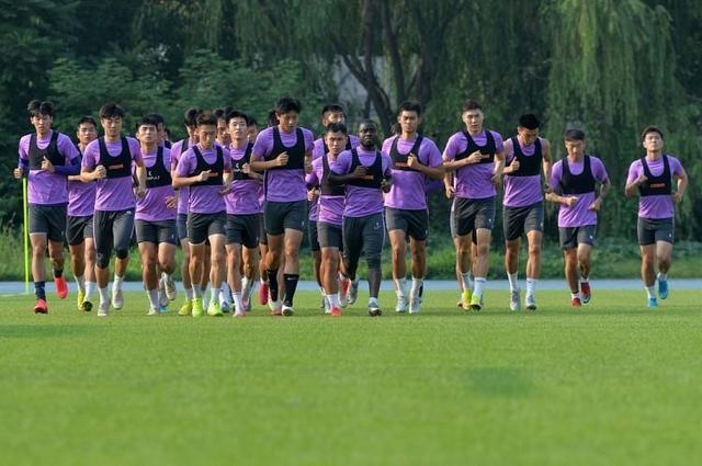 津媒：有些俱乐部大势已定，延期只是为了保全脸面