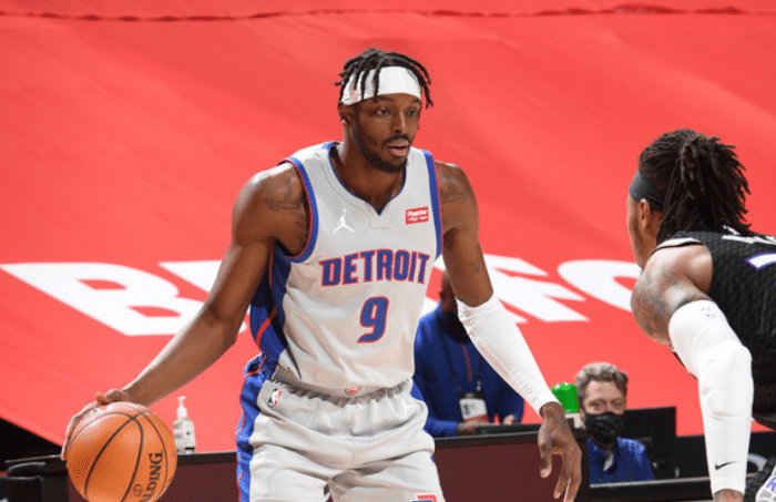 NBA诞生戏剧一战！西部鱼腩终结9连败，昔日最佳教练暴怒喷裁判