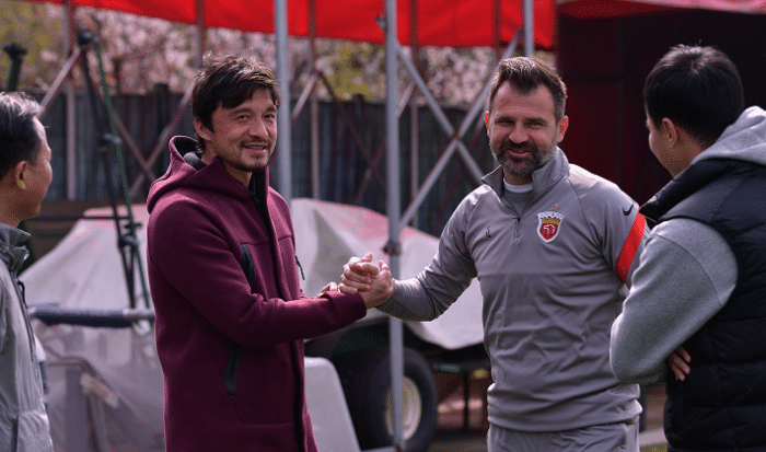 上海海港3-2击败南通支云！阿瑙和洛佩斯破门，奥斯卡术后观战