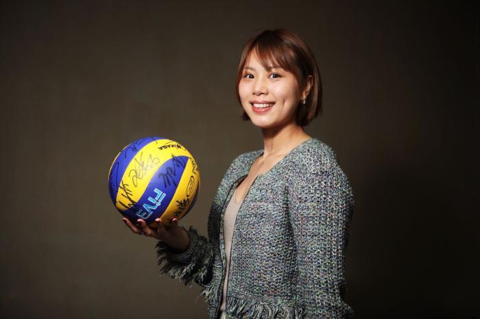 罕见现身，曾春蕾新职务曝光，不负郎平期待，新岗位年薪10万