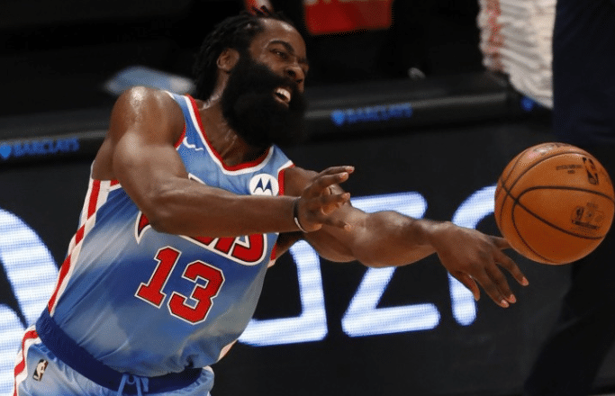 34分10板7助5抢断！篮网第三巨头太尴尬，4000万签他篮网看走眼了