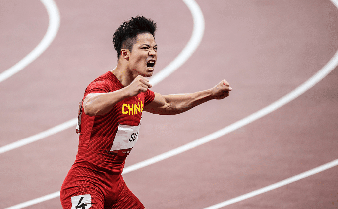 疯狂！奥运会百米飞人大战，苏炳添9秒98第六，亚洲之光创造历史