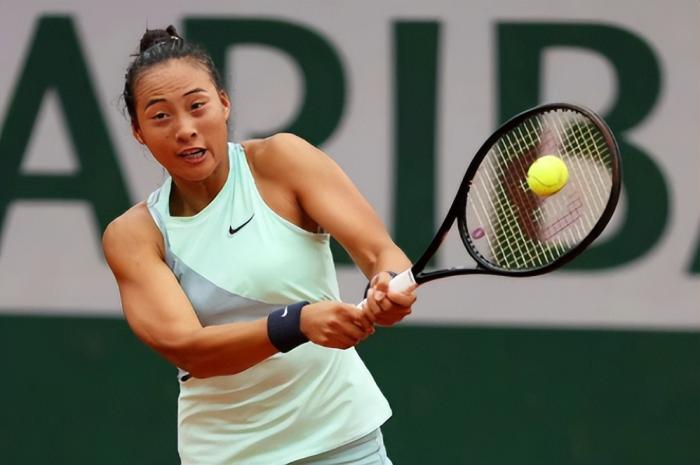 郑钦文0-2吞蛋失利！人气高涨参与官方活动，有望冲单打首冠