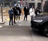 心态炸了! 朗格莱送点后掩面流泪, 驾车闯红灯离开