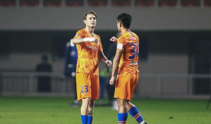 巴媒: 格德斯和山东泰山解约后, 格雷米奥将报价