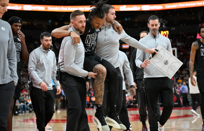 湖人旧将刘易斯首秀65秒噩梦：左胫骨骨折，至少伤停4周