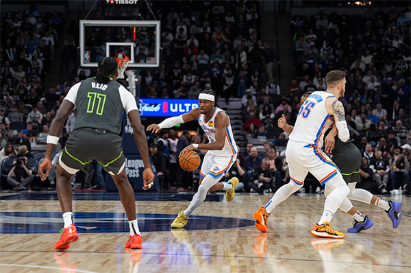 雷霆复仇！亚历山大 37 分力压爱德华兹，坐稳西部头把交椅