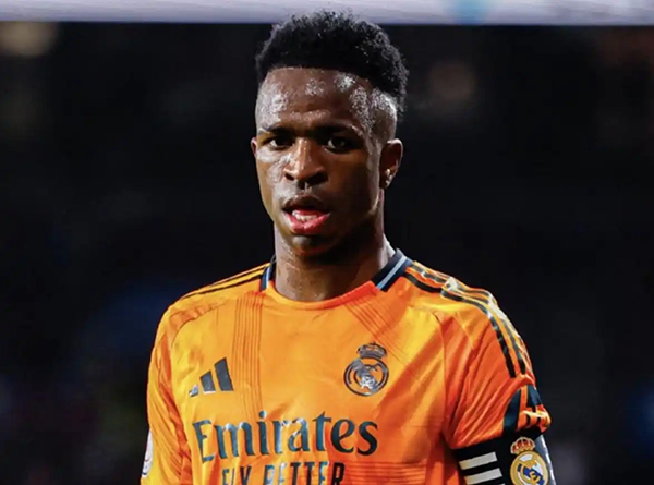 维尼修斯皇马300场里程碑：102球74助攻书写传奇，争议与成长并存