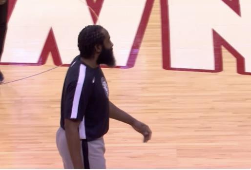 对阵实力偏弱的火箭，为何哈登还特意提前数小时到球馆加练三分？