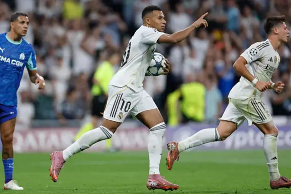 欧冠-皇马2-1马赛取欧冠开门红，姆巴佩点射双响，卡瓦哈尔染红