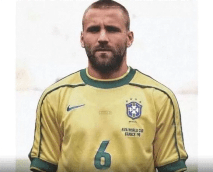 曼联卡洛斯自认难媲美巴西传奇，偶像另有一人！点出曼联头号快马