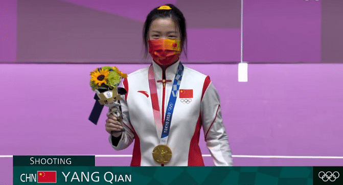 首金的影响力！杨倩夺冠瞬间收视率破2.7，升国旗奏国歌登顶