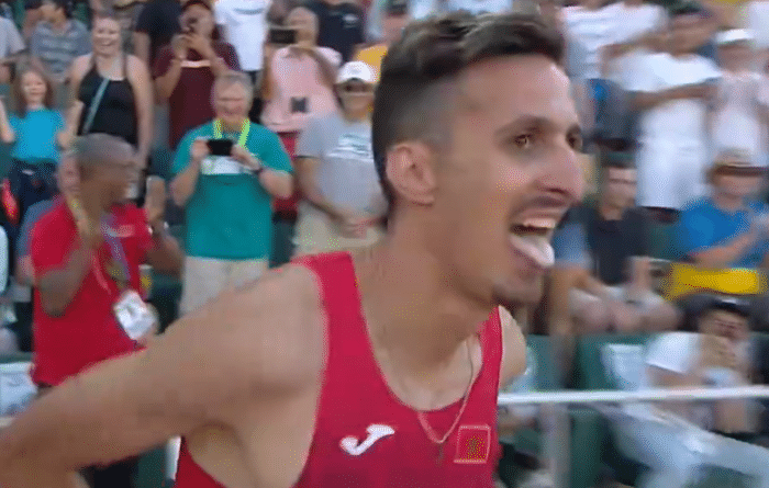 世锦赛激情逆转！奥运冠军最后200米疯狂加速，非洲巨星遗憾3连亚