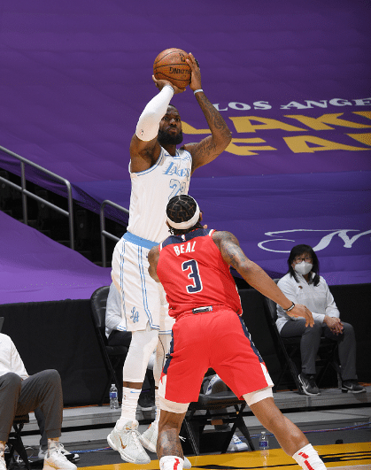 输给奇才后，詹姆斯第一时间揽责，真是既心酸又无奈！