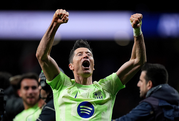 疯狂大逆转！巴萨26分钟轰4球，豪取7连胜，剑指三线冠军