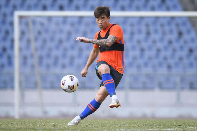 山东泰山官方: 石柯加盟球队