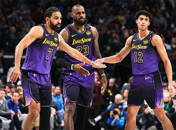 湖人溃败之谜：詹姆斯末节为何仅1投？