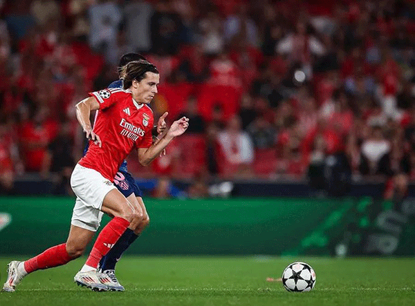 曼联低价清洗 “新马塞洛” 现困境，回购高价且滕哈格无左闸可用