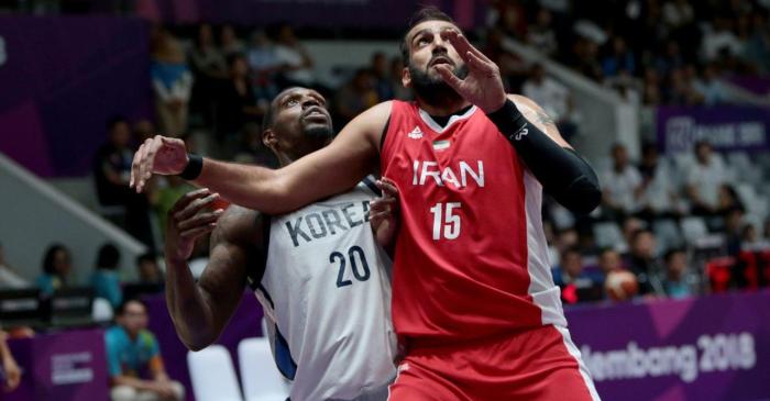 哈达迪18+12，难阻伊朗输球，亚洲球队一胜难求，男篮来了也不行