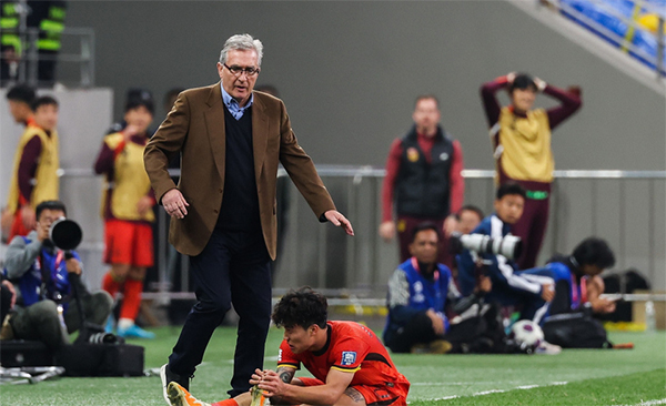 足坛损失？谢文能两黄停赛缺战巴林！攻防俱佳已成主力，四大替身浮现