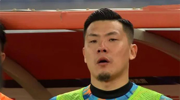无缘续约后王大雷要回上海？留意其赛前举动，鲁能犯错了？