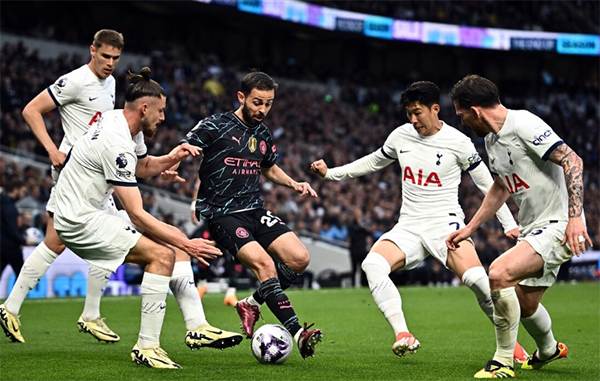 从8-10到2-0，曼城露冠军本色，阿森纳差一步，哈兰德创辉煌历史