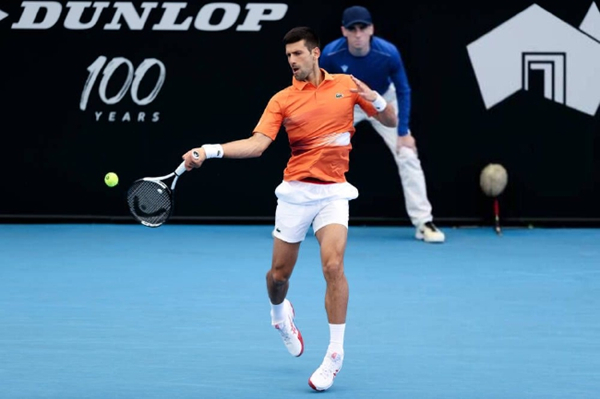 阿德莱德站 德约科维奇轻取莱斯蒂耶纳强势晋级