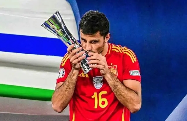 2024欧洲杯官方最佳阵容出炉，西班牙6人上榜