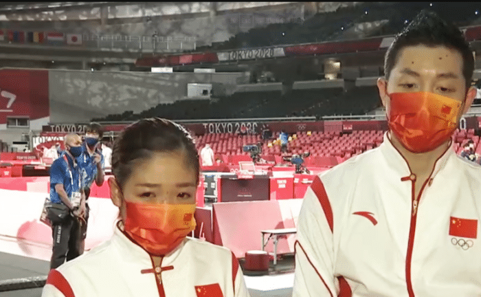 火了！伊藤美诚蔑视一笑，刘诗雯眼泪令人心碎，日媒：热血沸腾