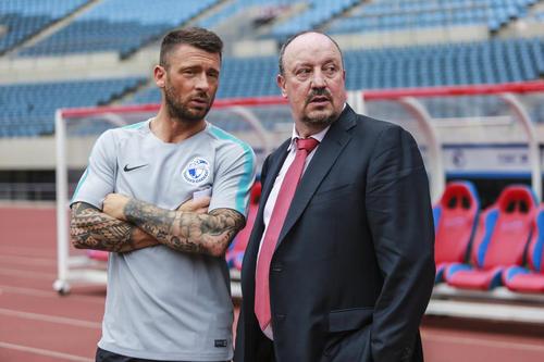 世界名帅点名要他！曝大连人队已报价重庆25岁当红国脚，组豪华后防线