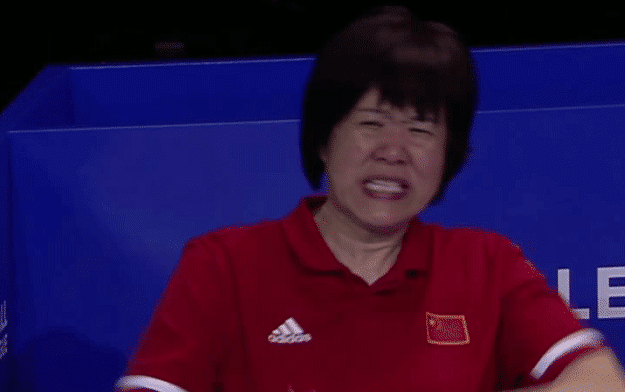 顶流！中国女排热搜榜霸屏，郎平生气，心疼张常宁，王梦洁被批评