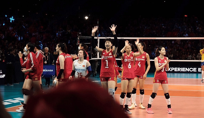 世界排名下降！中国女排遭看衰，球迷想念朱婷，将在俱乐部复出