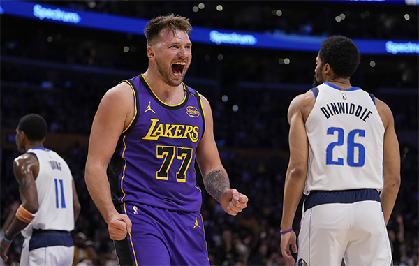 东契奇三双力克旧主！湖人生涯首获三双，达成 30 队三双伟业