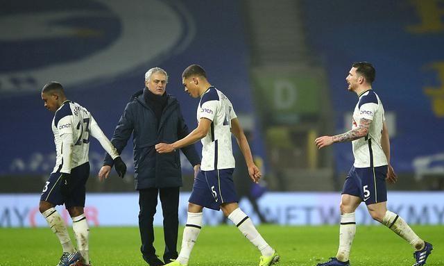 一人带两支球队！热刺新帅出奇招，波切蒂诺帮忙踢曼城