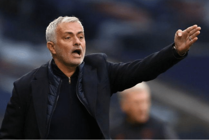 穆帅被解雇后重回热刺训练场！穆帅晒照，暗示要回皇马？