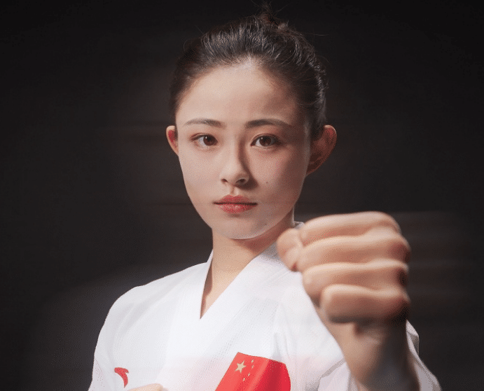 2比7！22岁空手道女神遗憾无缘决赛，拿到铜牌，超高颜值圈粉了