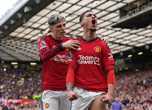 1-1！曼联失前四，点球漏判与滕哈格职责争议