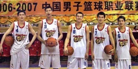 杜锋教练、朱芳雨经理，为何曾经担任助理教练的陈江华会离开？