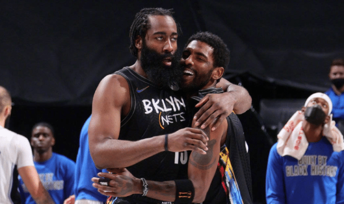 篮网一战刷爆纪录！哈欧组合被指太甜，赛后欧文伸手指太霸气