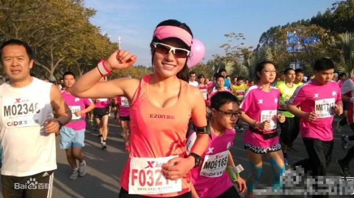 马拉松乌龙，第二名带着5000人跑错路，主办方为失误做出什么补偿？