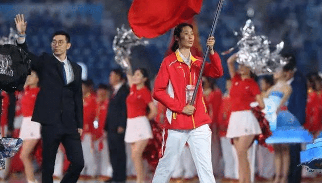 朱婷太忙了！担任全运会河南旗手，带伤训练，出战女排揭幕战