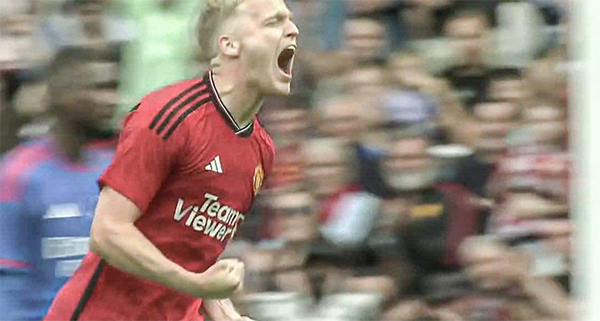 范德贝克将遭退货重返曼联，法兰克福拒绝1250万买断！夏窗或回荷甲