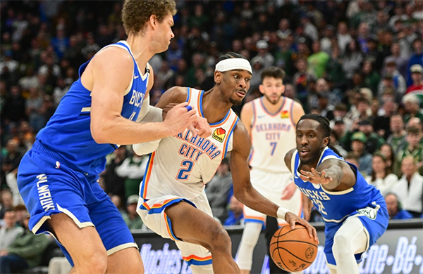 亚历山大31+8率雷霆轻取雄鹿，连62场20+追平乔丹，里弗斯战术立功