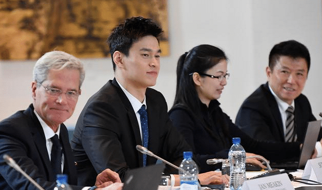 孙杨能否成为下一个李佳琦？坐拥三大优势，或彻底断送游泳生涯