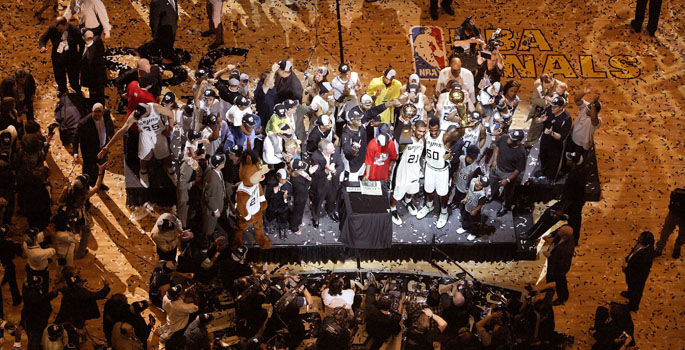 NBA编年史(2002-03):姚明来了! <a href=/lanqiuzhijia/spurs/ target=_blank class=infotextkey>马刺</a>复仇<a href=/lanqiuzhijia/lakers/ target=_blank class=infotextkey>湖人</a>