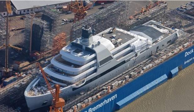 阿布4.3亿英镑购入新游艇, 含一个直升机停机坪